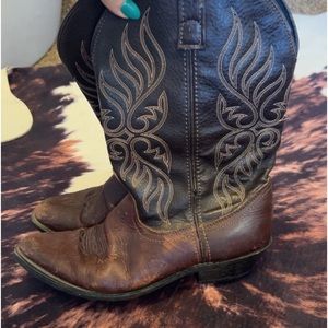 Women’s cowgirl boots brand Laredo size 9 1/2